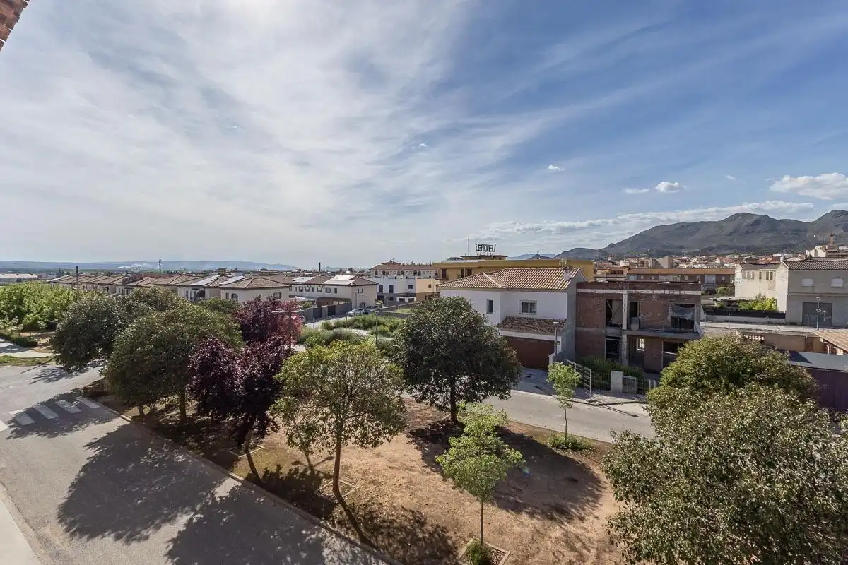 Vista exterior de Piso en venta en Atarfe con Aire acondicionado, Terraza y Trastero