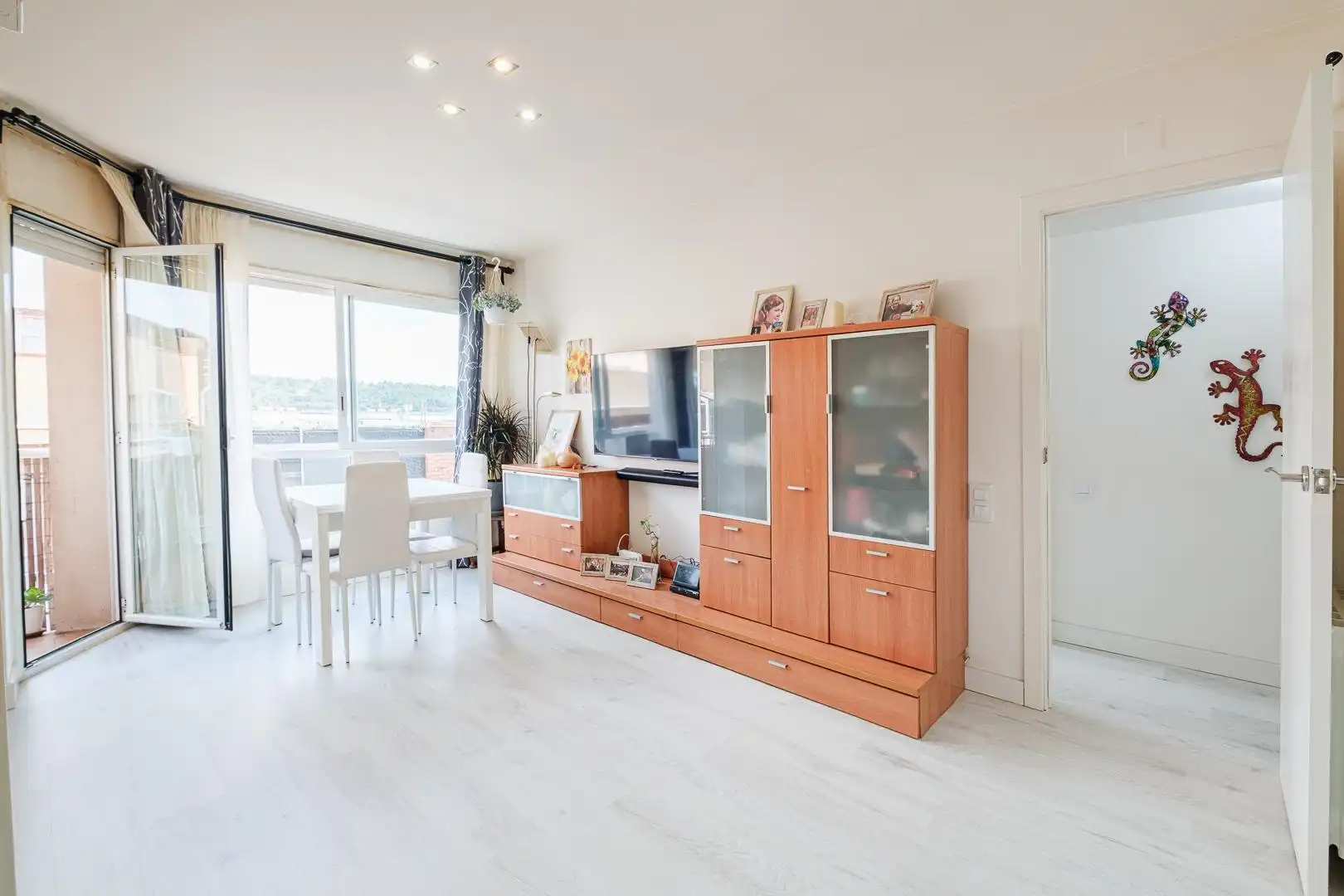 Sala d'estar de Pis en venda en Sant Andreu de la Barca amb Aire condicionat, Calefacció i Parquet