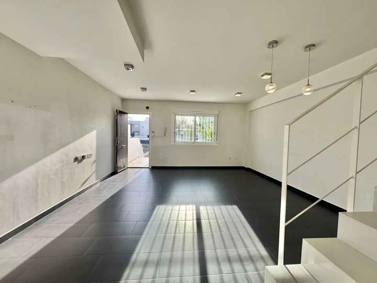 Casa adosada en venta en Torrevieja con Jardín privado, Terraza y Balcón