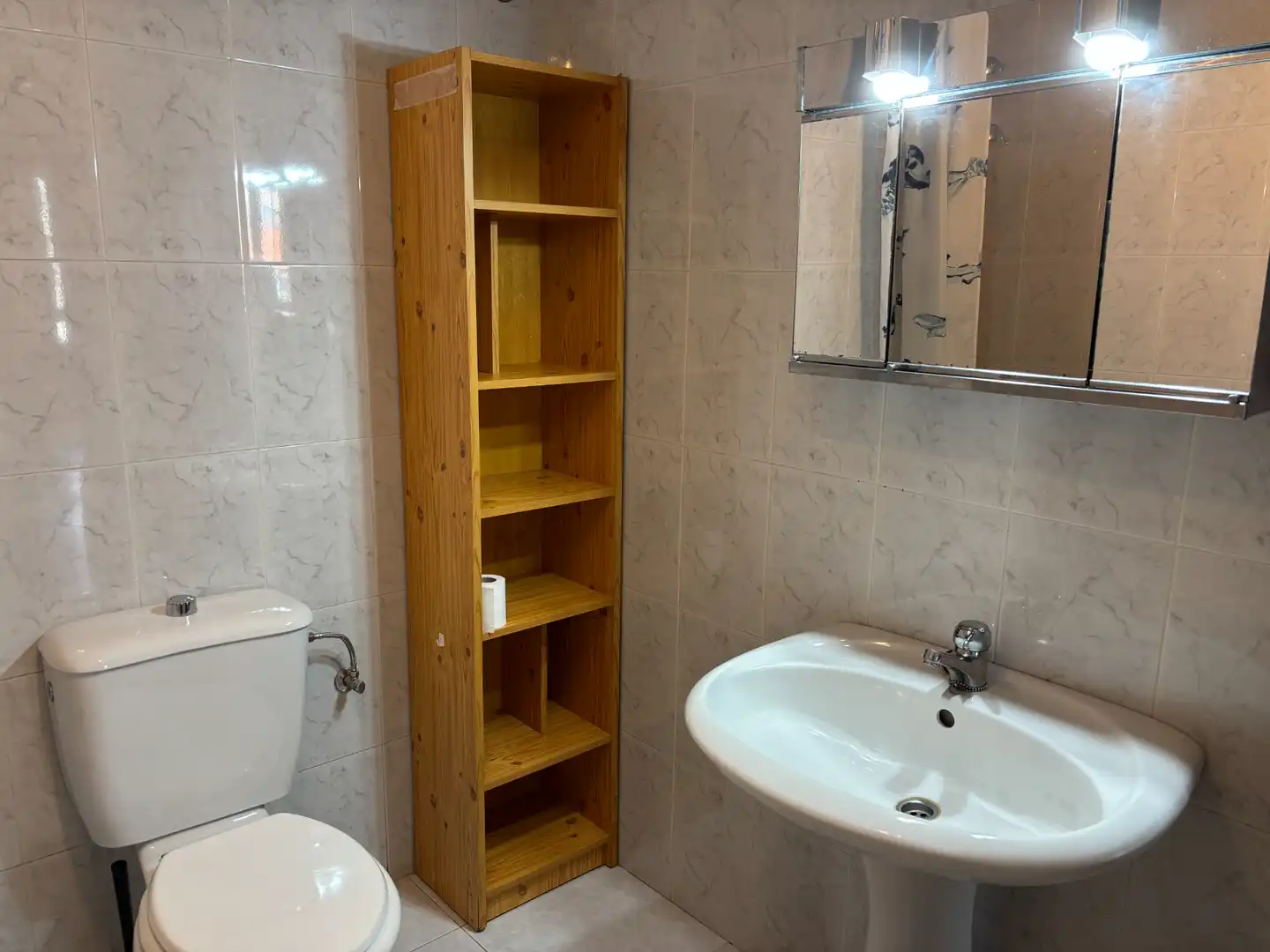Baño de Piso de alquiler en Culleredo con Calefacción, Parquet y Trastero