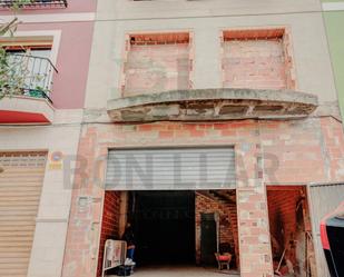 Vista exterior de Casa adosada en venda en Aldaia amb Terrassa i Balcó