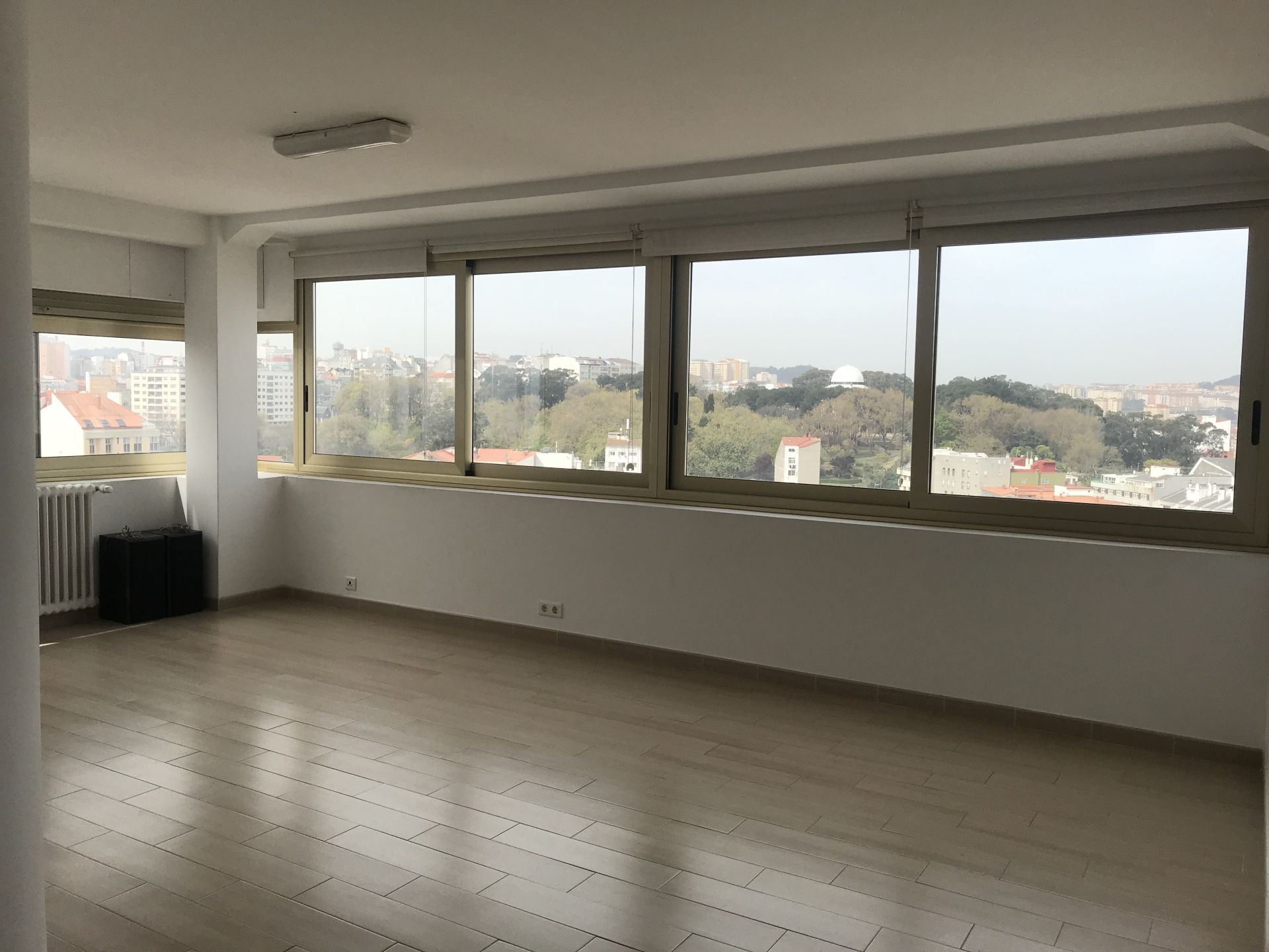 Sala d'estar de Pis de lloguer en A Coruña Capital  amb Calefacció