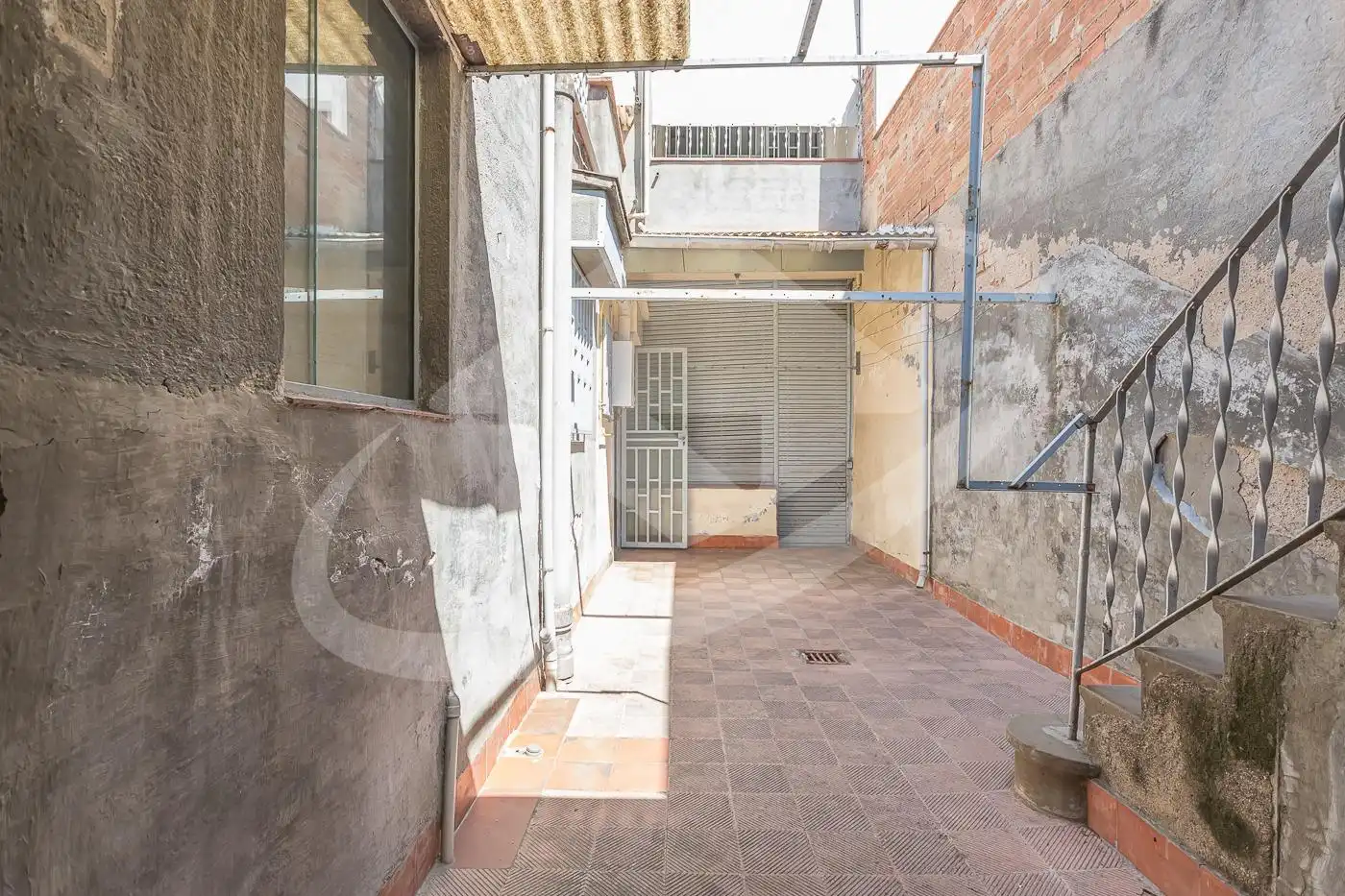 Vista exterior de Casa adosada en venda en Sabadell amb Terrassa i Traster