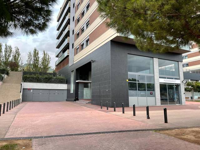 Garaje en Venta en Carrer Ernest Lluch en Fontsanta - Fatjó