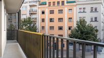 Exterior view of Duplex for sale in  Barcelona Capital  with Air Conditioner, Heating and Terrace