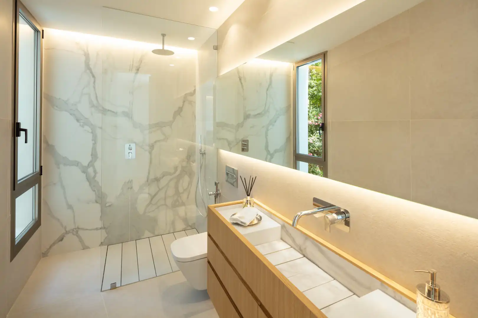 Bany de Casa o xalet de lloguer en Marbella amb Aire condicionat, Jardí privat i Terrassa