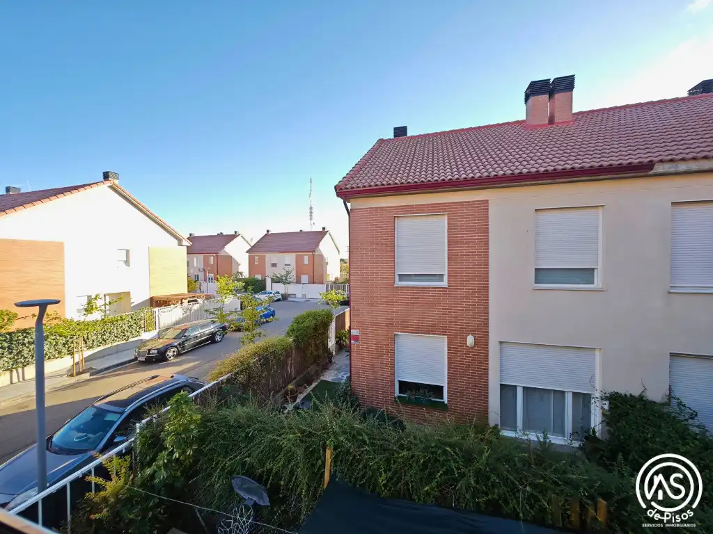Casa aparellada amb jardí en venda a Calle Don Quijote de la Mancha 19, imagen 42