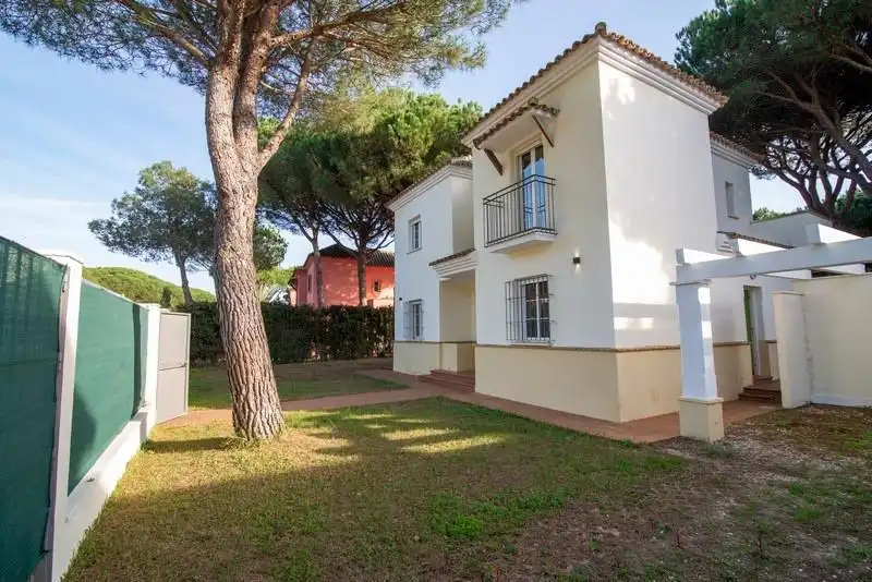 Vista exterior de Casa o chalet en venta en Chiclana de la Frontera con Aire acondicionado, Jardín privado y Trastero