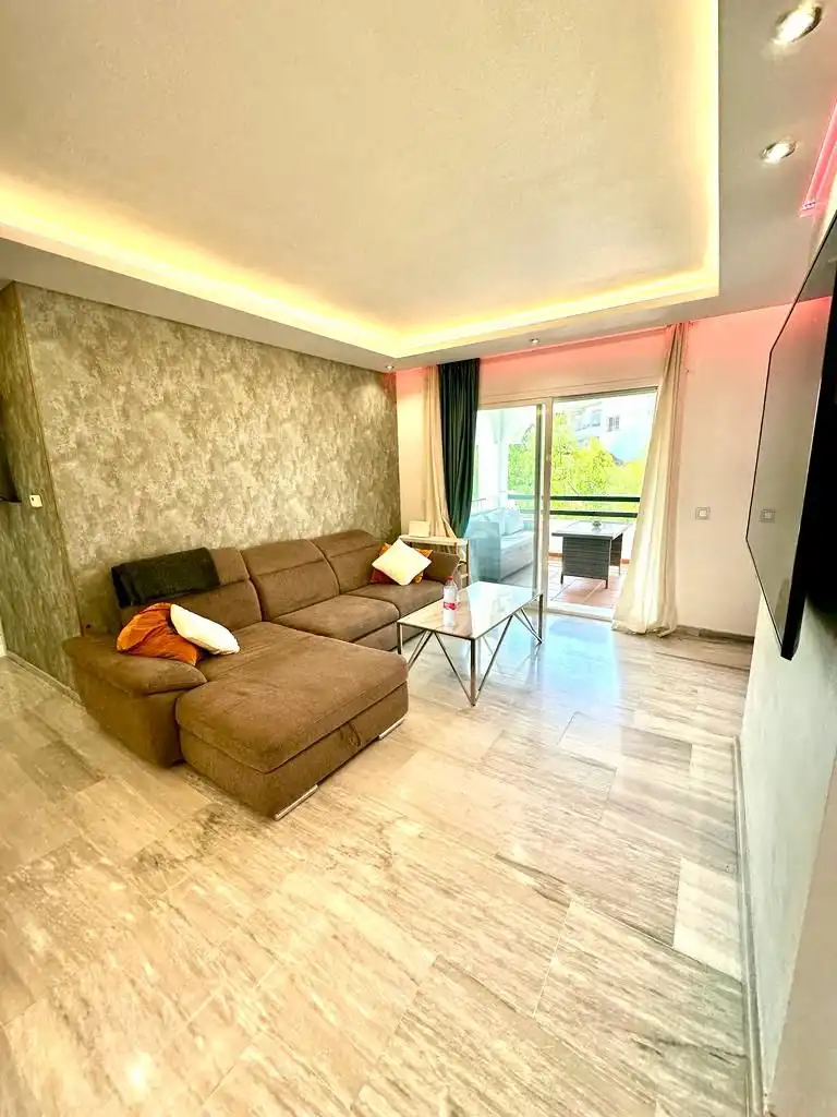 Sala de estar de Apartamento de alquiler en Marbella con Piscina comunitaria