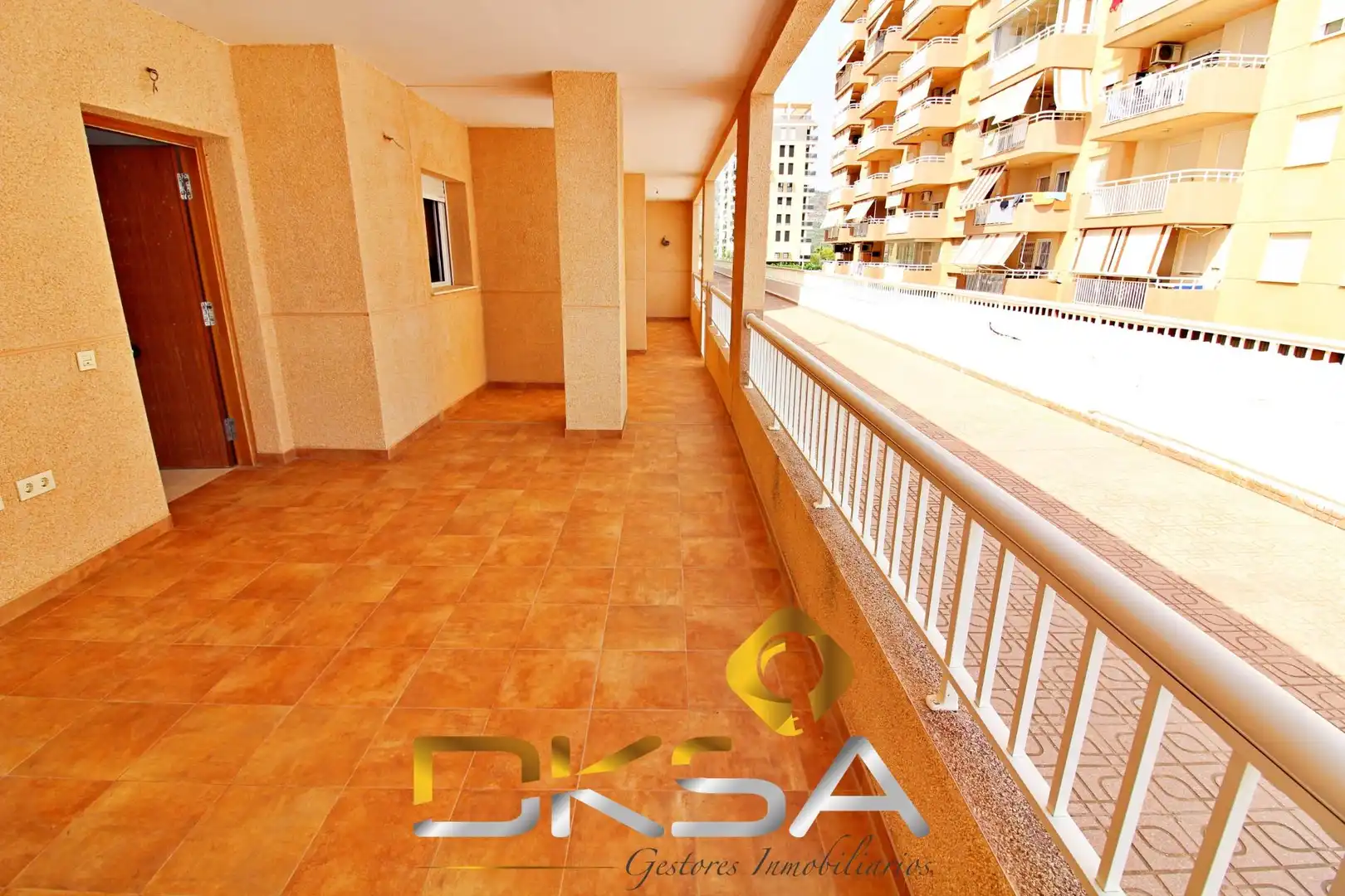 Vista exterior de Planta baja en venta en Oropesa del Mar / Orpesa con Jardín privado, Terraza y Piscina comunitaria