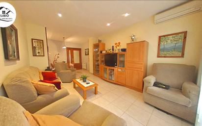 Living room of Flat for sale in Sabadell  with Air Conditioner, Heating and Terrace