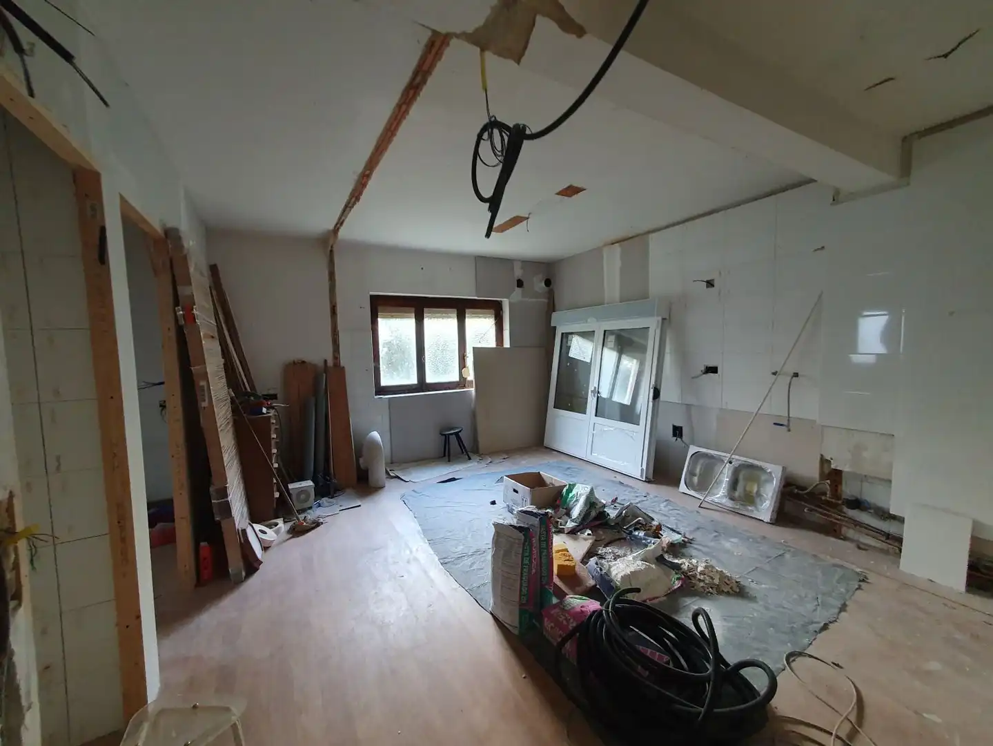 Wohnung zum Verkauf in Salas mit Heizung, Terrasse und Balkon
