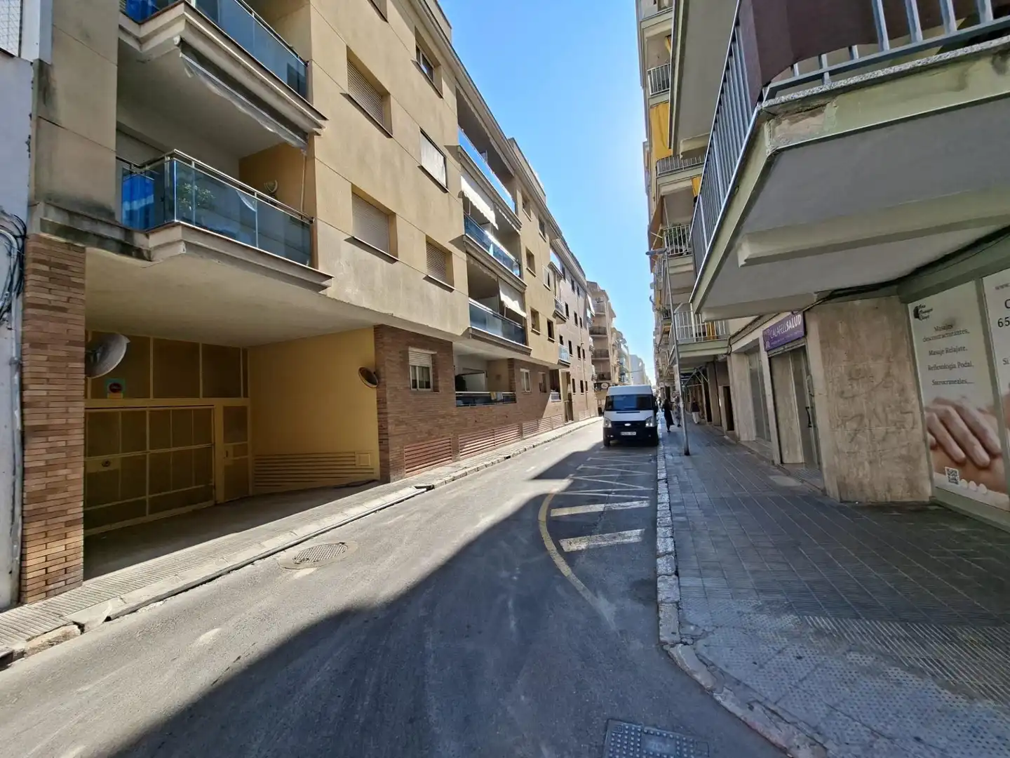 Außenansicht von Erdgeschoss zum Verkauf in Calafell mit Terrasse und Balkon