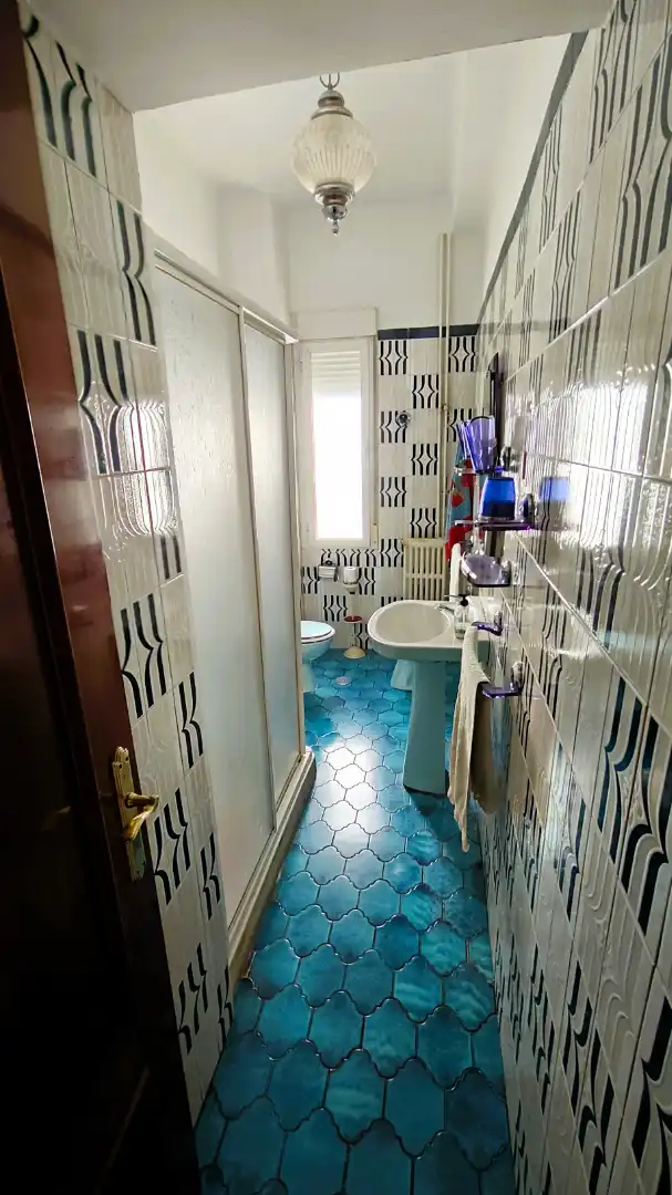 Bathroom of Flat for sale in Madrid  with Heating, Furnished and Balcony