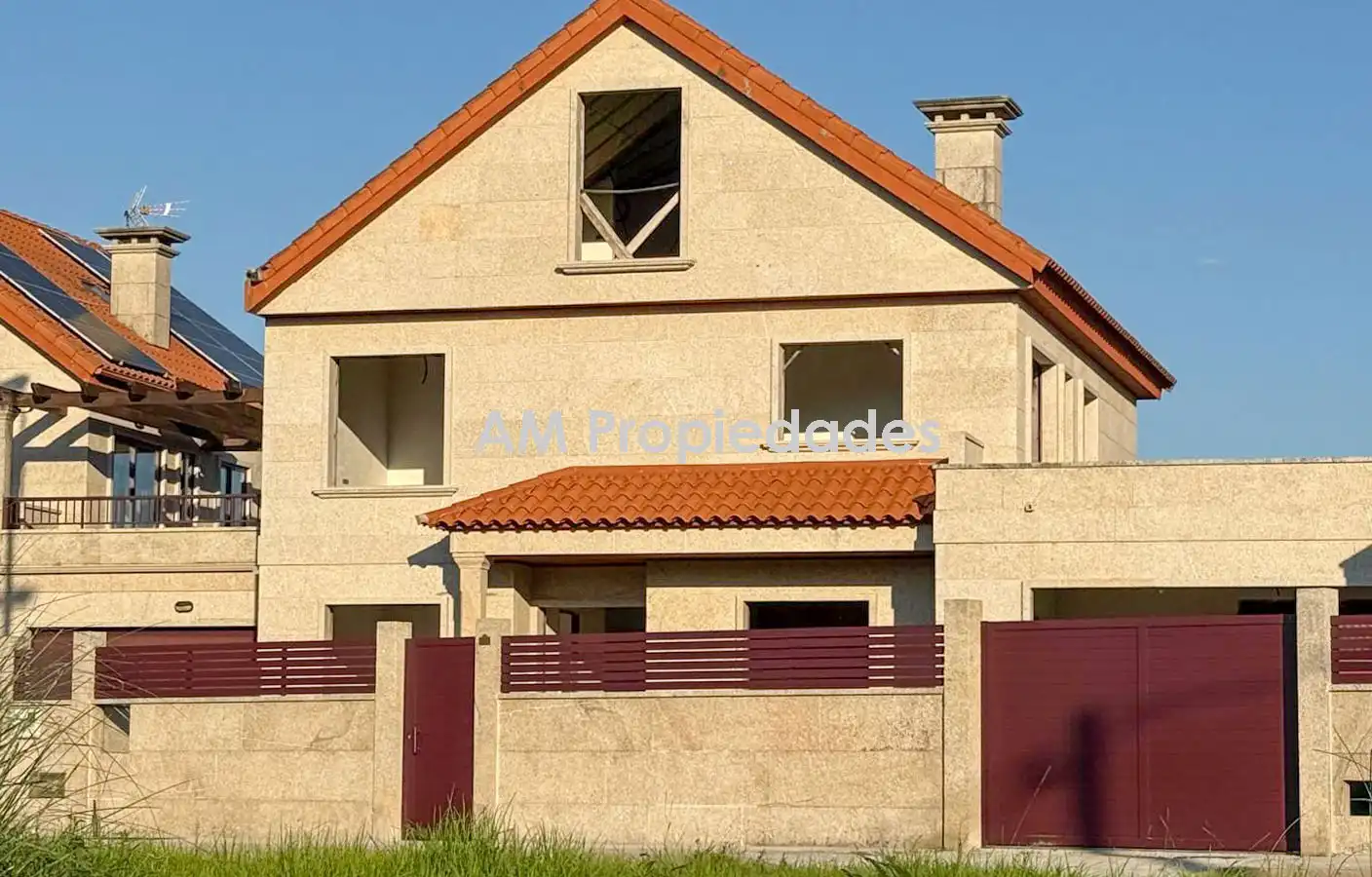 Vista exterior de Casa adosada en venda en Baiona amb Calefacció, Jardí privat i Terrassa