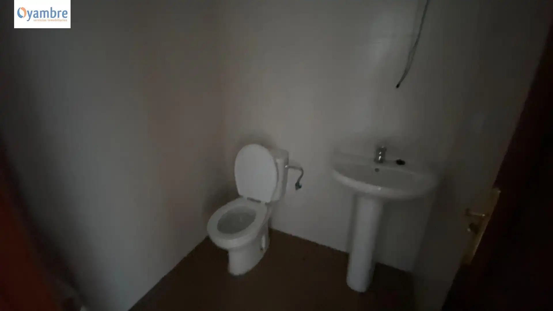 Badezimmer von Dachboden zum Verkauf in Potes mit Terrasse