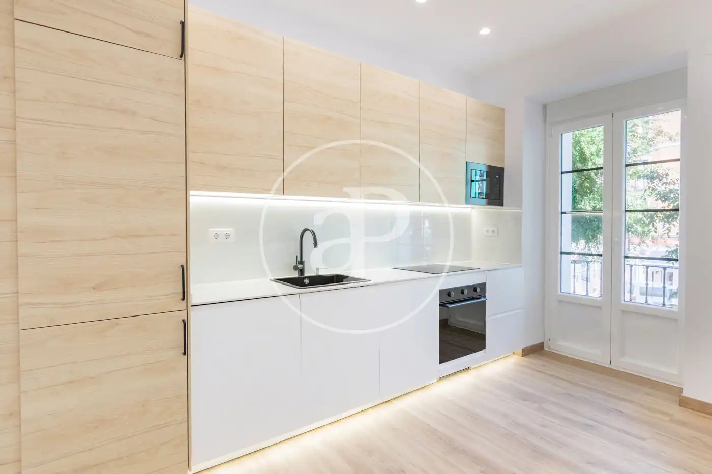 Cocina de Piso en venta en Madrid con Calefacción y Balcón
