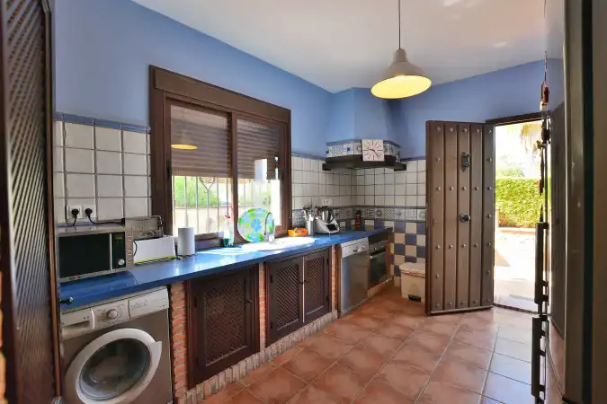 Cocina de Finca rústica en venta en Arriate con Jardín privado, Terraza y Piscina