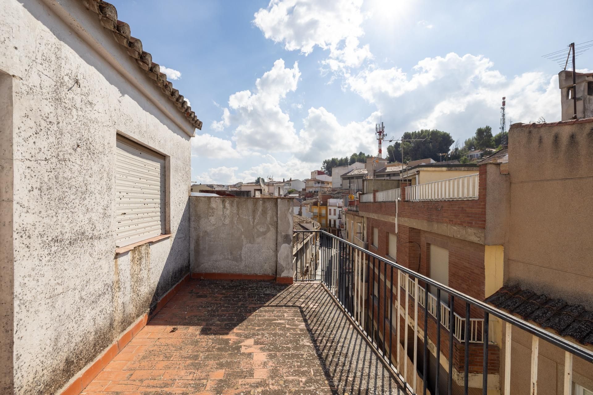 Vista exterior de Àtic en venda en Iznalloz