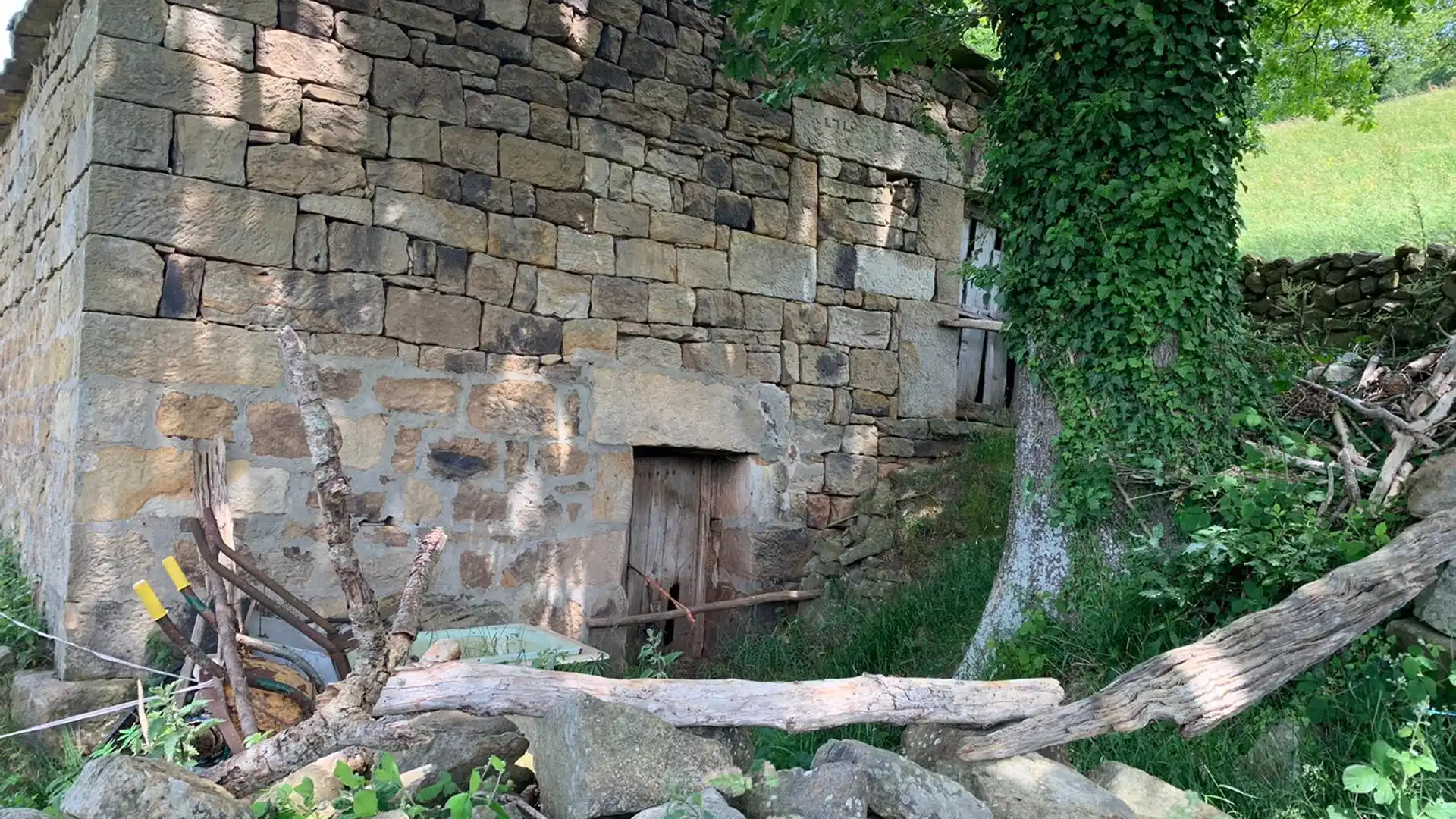 Vista exterior de Casa o chalet en venta en Luena 