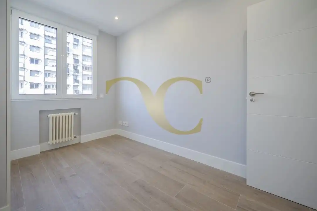 Schlafzimmer von Wohnung zur Miete in Madrid mit Klimaanlage, Heizung und Privatgarten