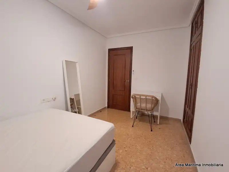 Bedroom of Flat for rent in Valencia  with Air Conditioner, Heating and Furnished