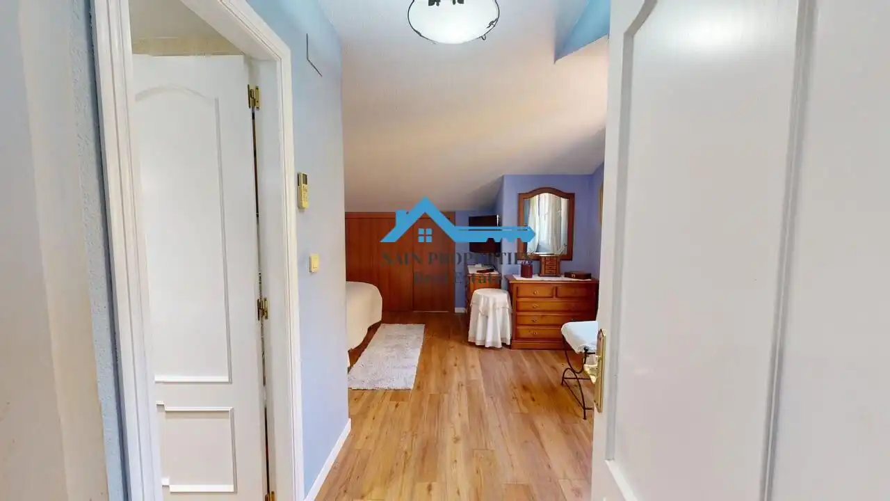 Casa aparellada amb terrassa en venda a Varadero, imagen 15