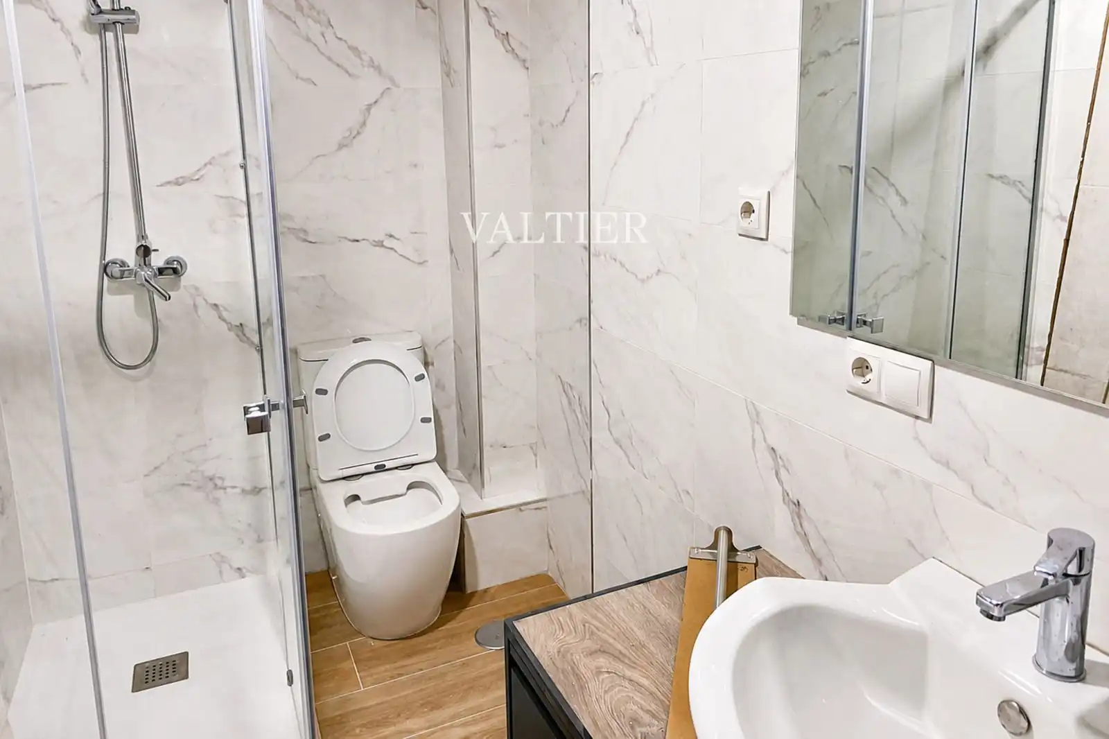 Badezimmer von Maisonette zur Miete in Madrid mit Klimaanlage und Möbliert