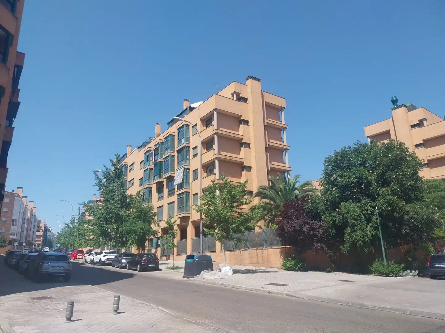 Außenansicht von Wohnung zur Miete in Madrid mit Klimaanlage, Heizung und Parkett