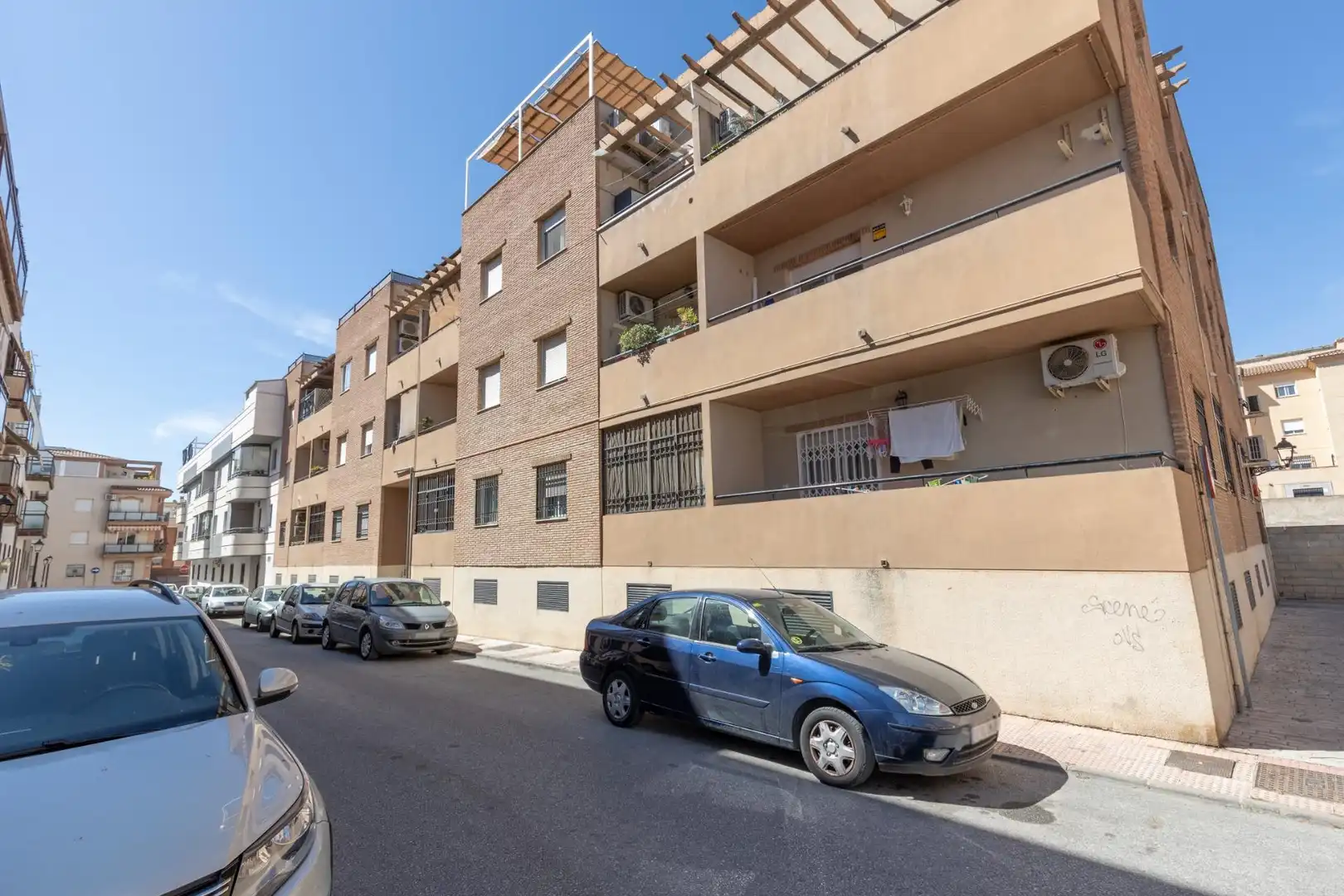 Außenansicht von Wohnung zum Verkauf in Atarfe mit Terrasse