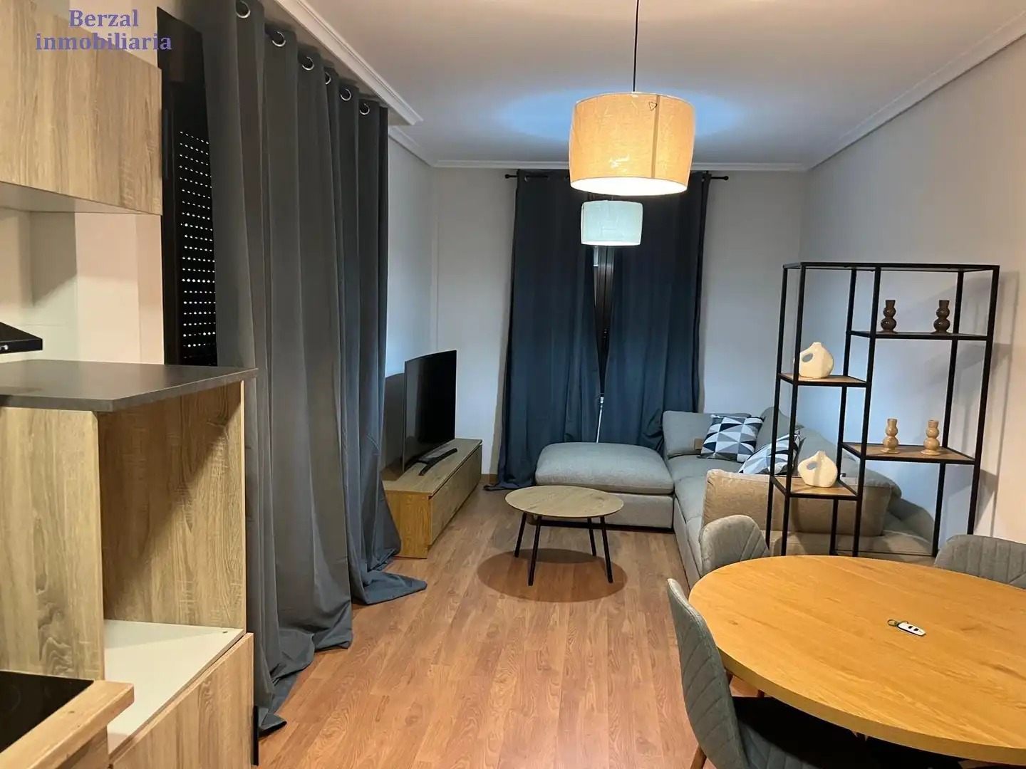 Wohnzimmer von Erdgeschoss zum Verkauf in Lardero mit Heizung, Privatgarten und Gemeinschaftspool