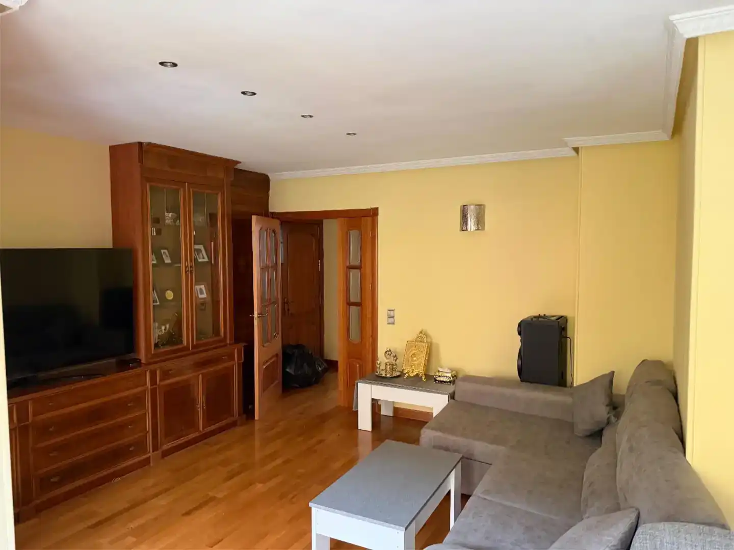 Sala d'estar de Pis en venda en Leganés amb Aire condicionat, Jardí privat i Parquet