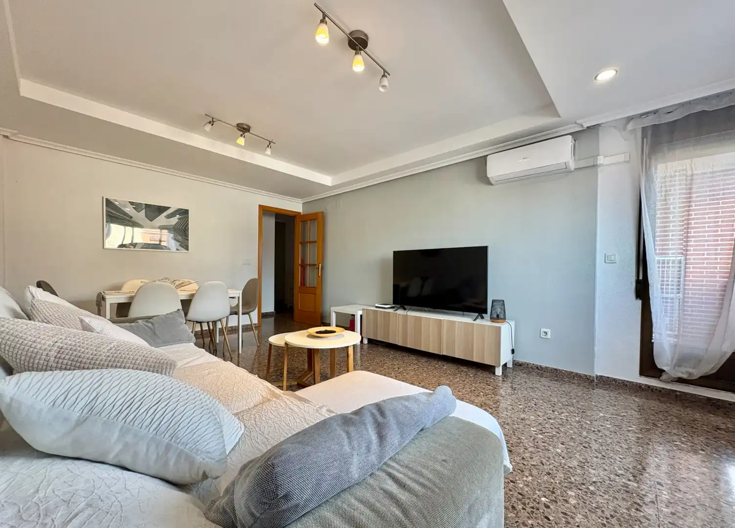 Appartamento con terrazza in vendita a Avinguda de Picassent, imagen 2