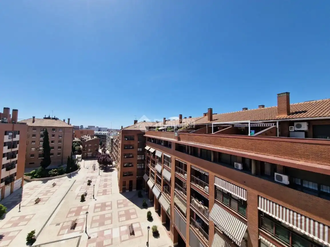 Vista exterior de Pis de lloguer en Alcorcón amb Aire condicionat, Calefacció i Parquet