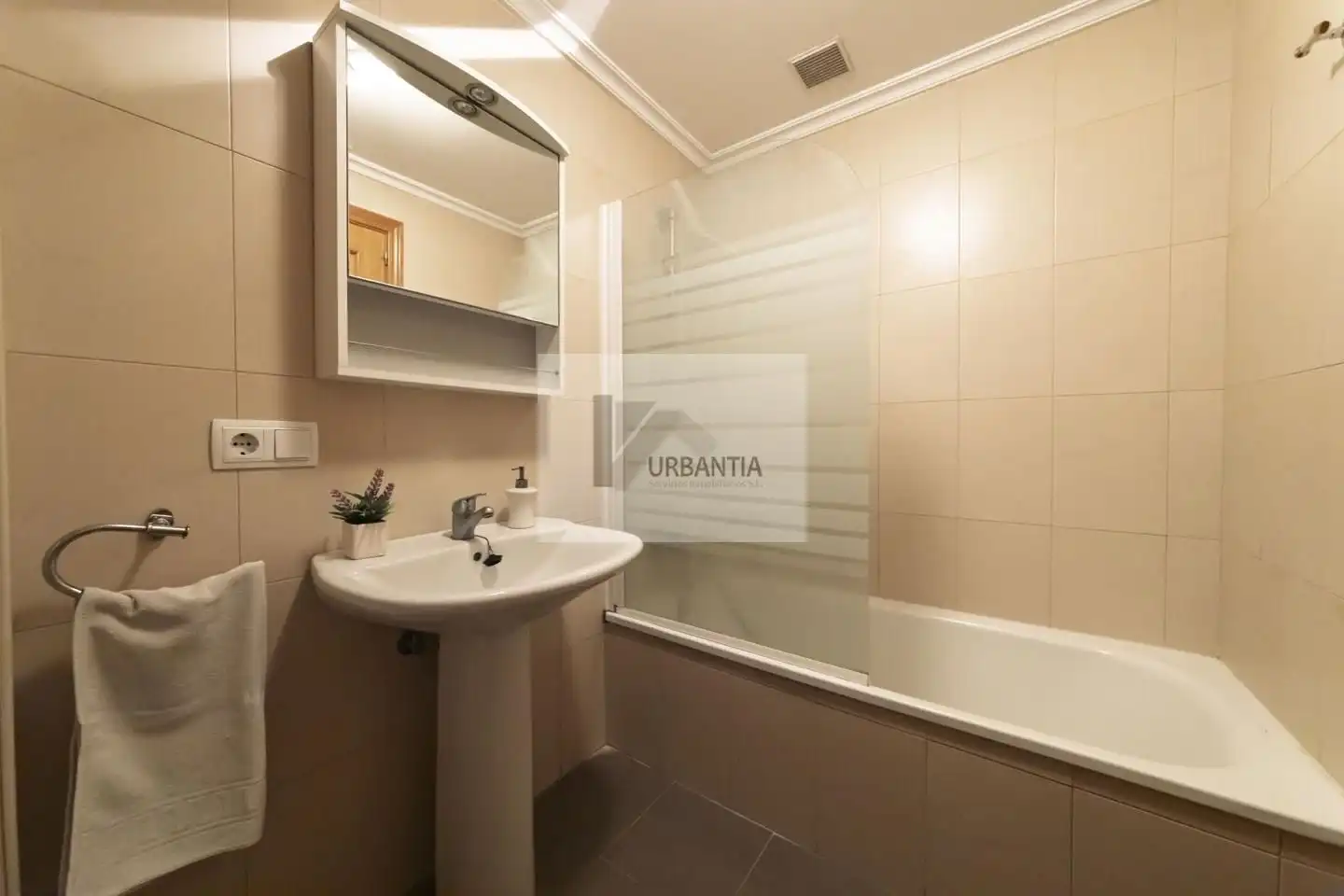 Baño de Planta baja en venta en Larraga con Calefacción, Parquet y Terraza