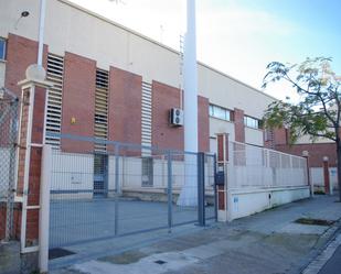 Vista exterior de Nau industrial de lloguer en Badalona