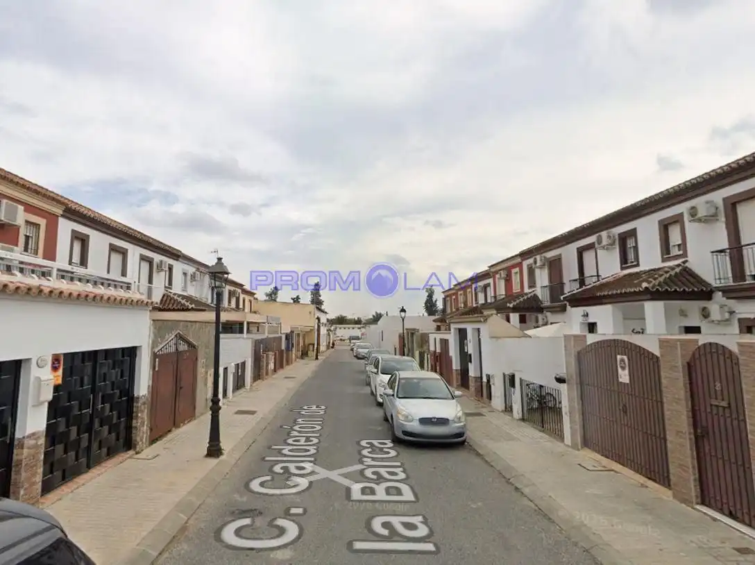 Exterior view of Houses for sale in Pilas  with Private garden and Terrace