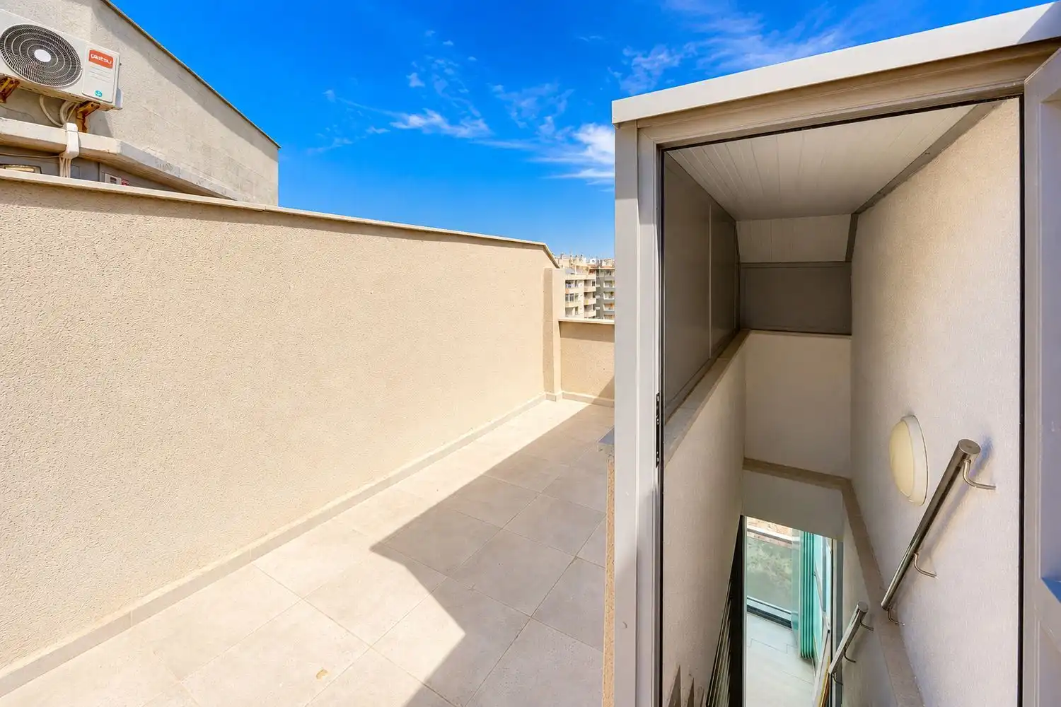 Terraza de Ático en venta en Torrevieja con Aire acondicionado, Terraza y Amueblado
