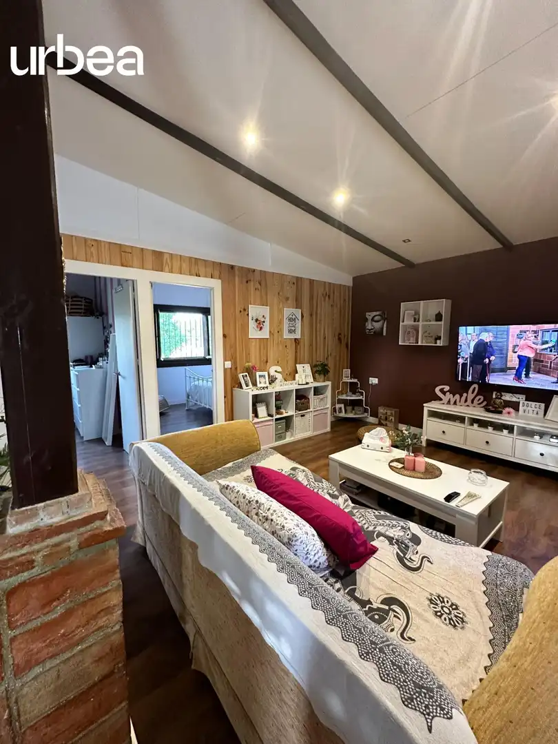 Sala d'estar de Finca rústica en venda en Pizarra amb Aire condicionat, Calefacció i Jardí privat