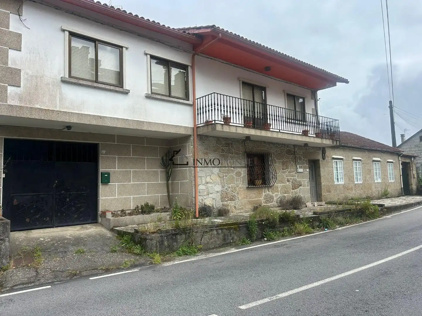 Vista exterior de Casa o xalet en venda en Poio amb Calefacció, Jardí privat i Terrassa