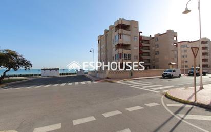 Exterior view of Flat for sale in Guardamar del Segura  with Terrace, Storage room and Furnished