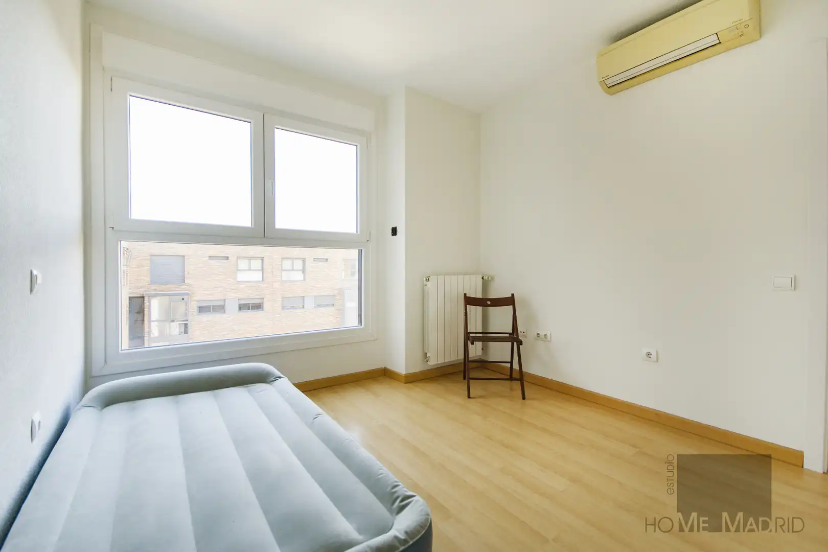 Schlafzimmer von Dachboden zum Verkauf in Madrid mit Klimaanlage, Heizung und Parkett