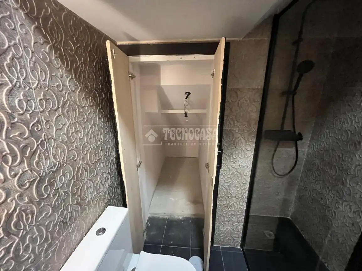 Baño de Piso en venta en Gijón  con Calefacción