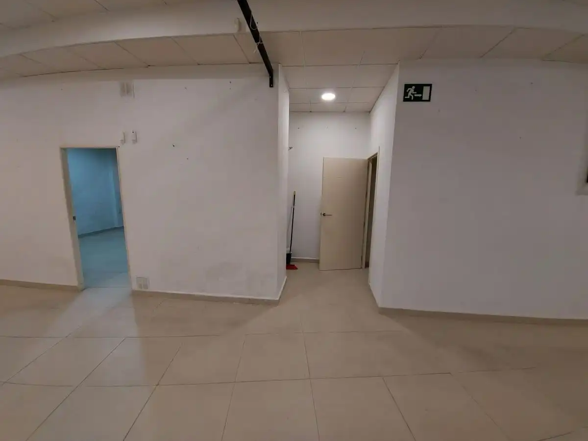 Geschaftsraum zur Miete in Jaén