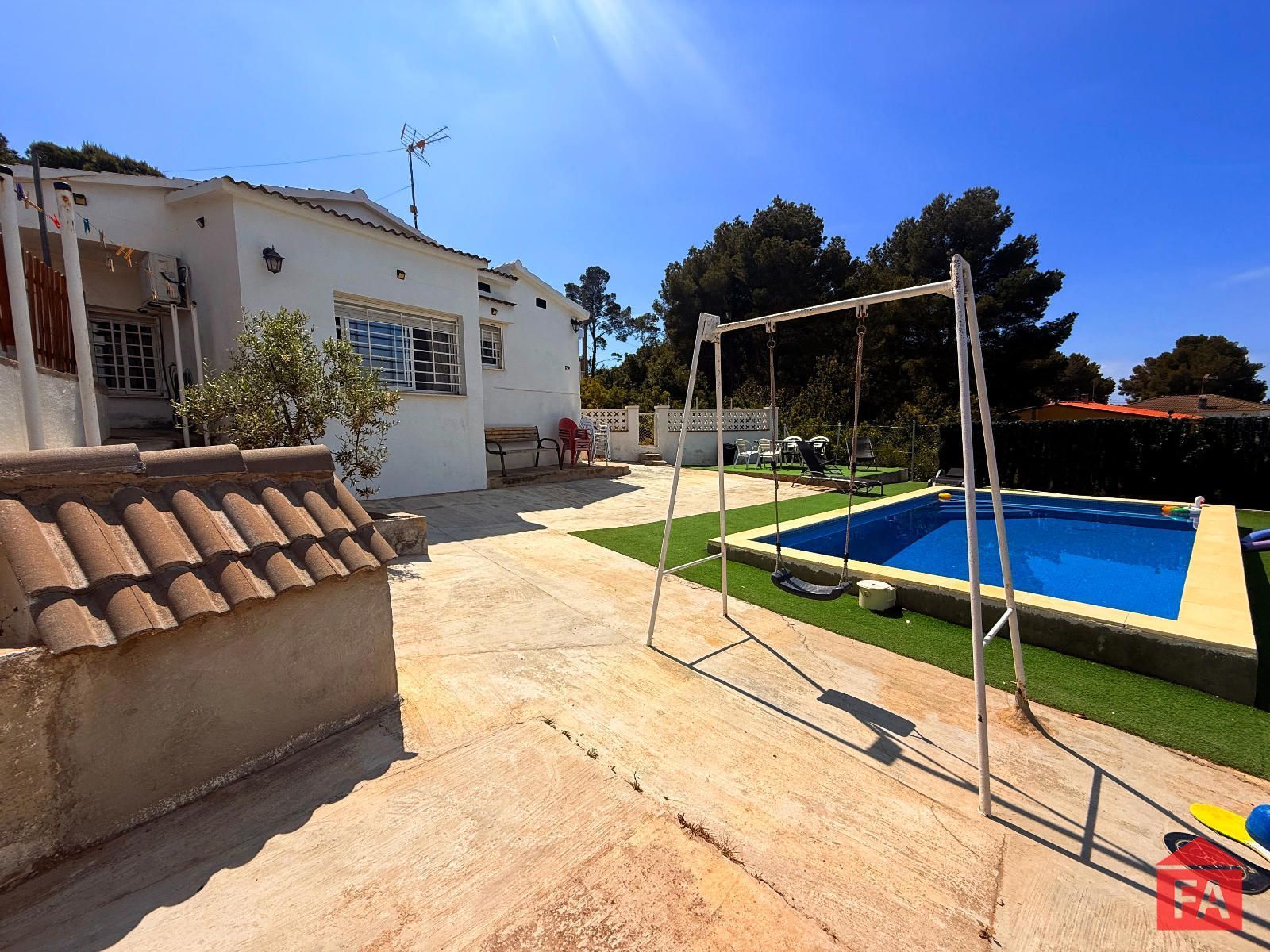 Piscina de Casa o xalet en venda en El Vendrell amb Aire condicionat, Calefacció i Traster
