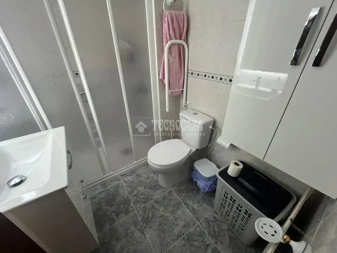 Baño de Piso en venta en Humanes de Madrid con Calefacción y Terraza