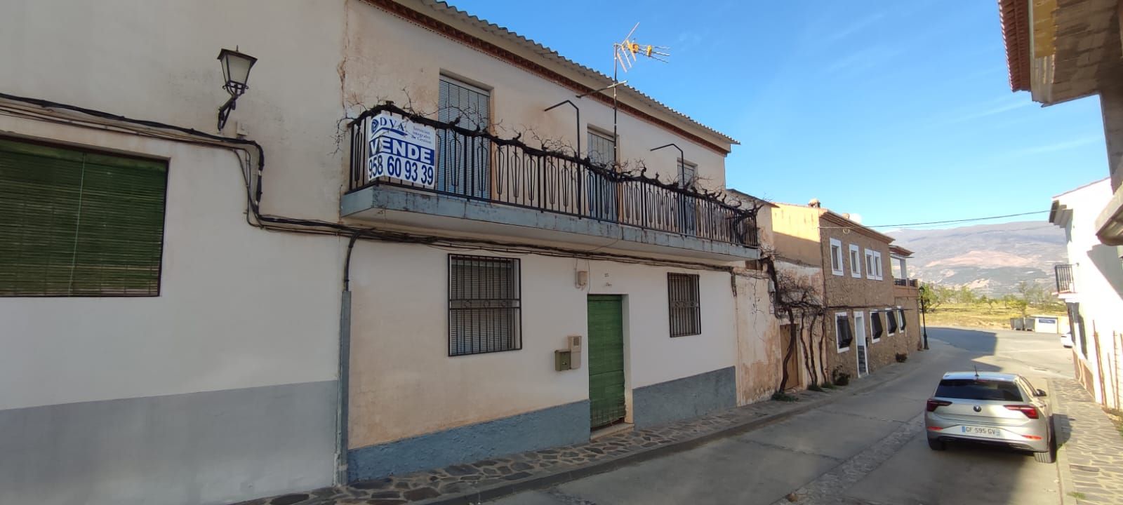 Vista exterior de Casa o xalet en venda en Albuñuelas amb Terrassa, Traster i Moblat