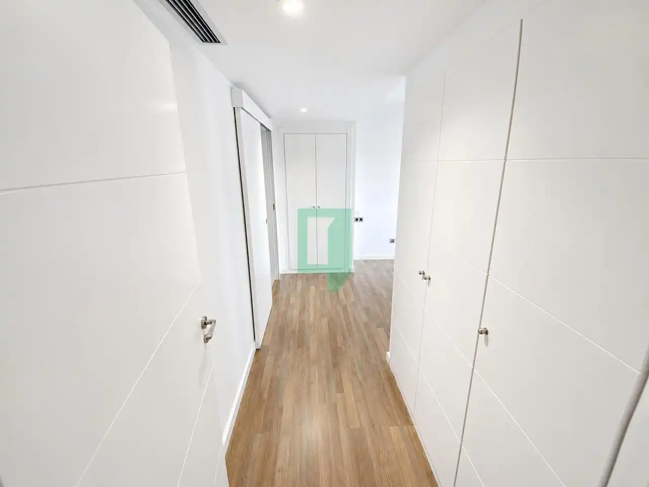 Flat for rent in Badalona  with Air Conditioner and Terrace