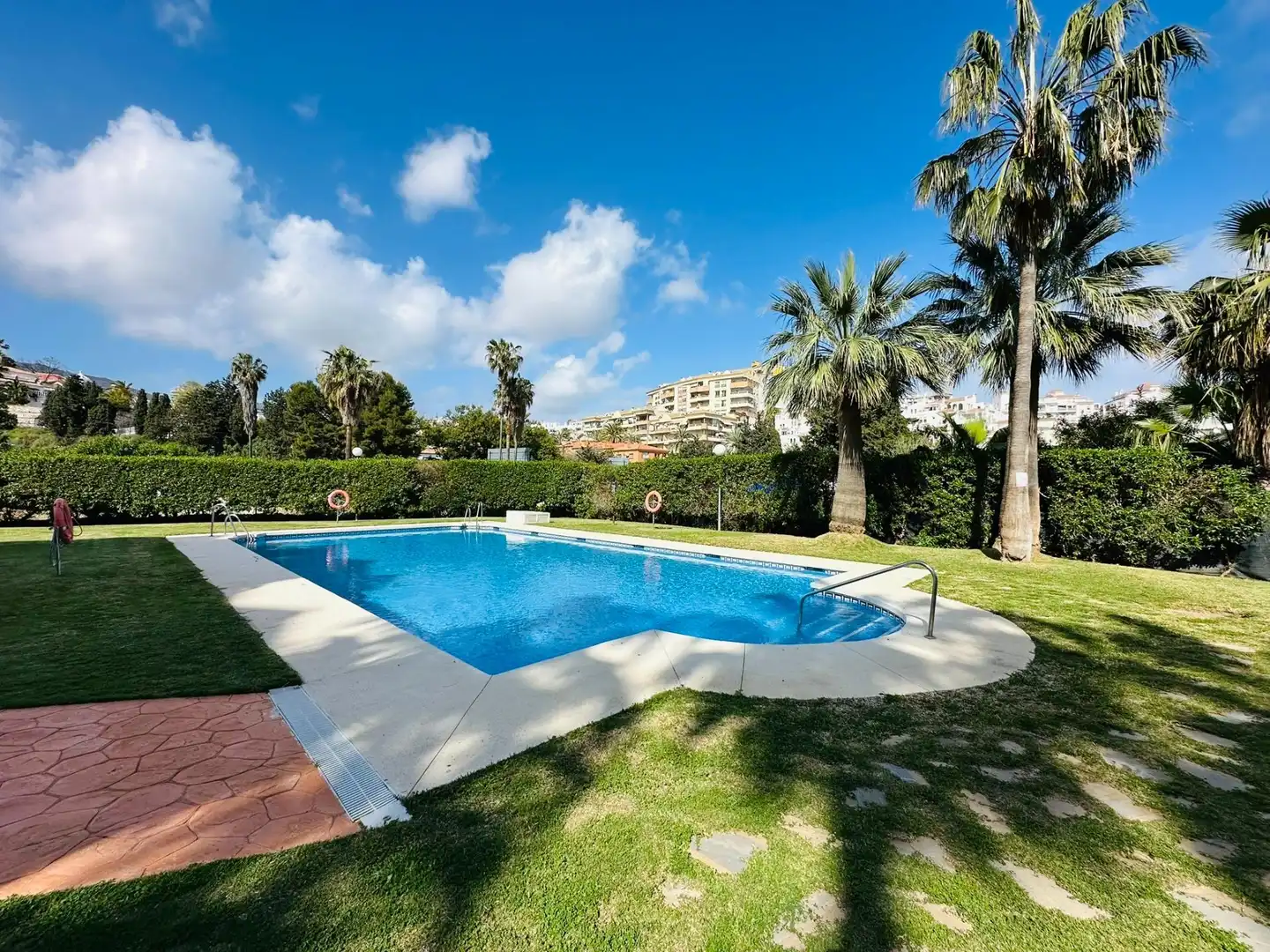Piso con piscina en venta en Torrequebrada, imagen 2