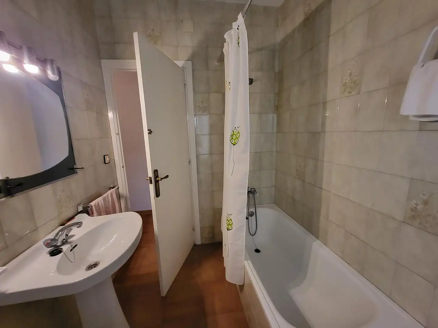 Bany de Casa o xalet en venda en El Picazo   amb Calefacció, Terrassa i Moblat